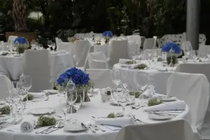 Jak przygotować skromne przyjęcie weselne z klasą